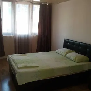 Konukevi Luiza, Batum